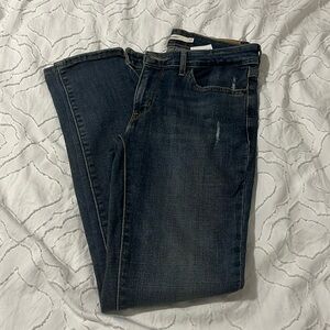 Levi’s 711 Skinny Jeans